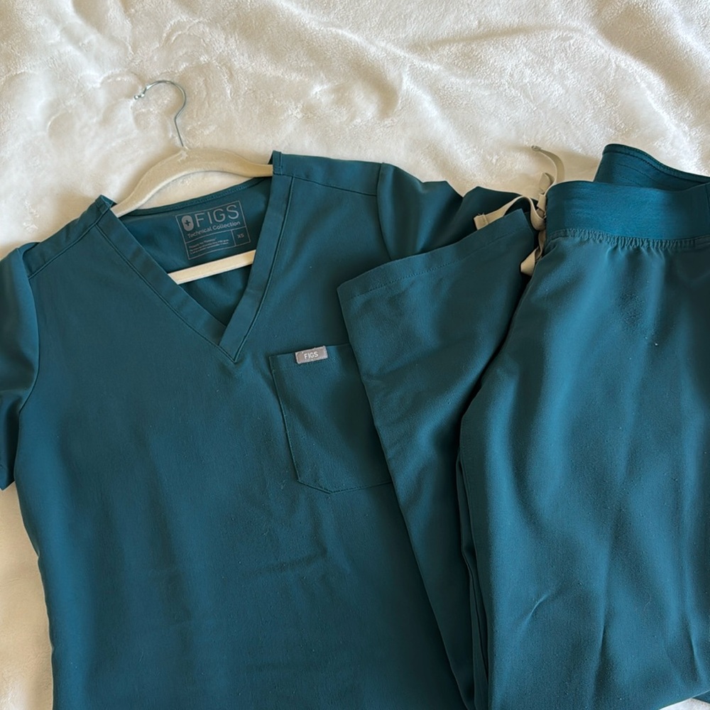 Teal Figs Scrubs Set